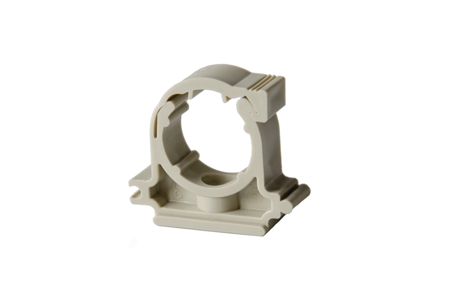 Single plastic pipe clamp CPR with stirrup
